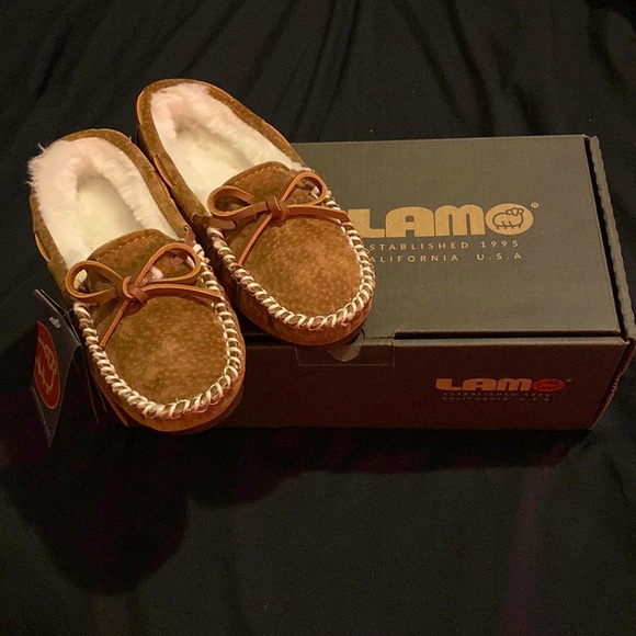 LAMO SHEEPSKIN GIRL/BOY MOCCASINS - Picture 1 of 3